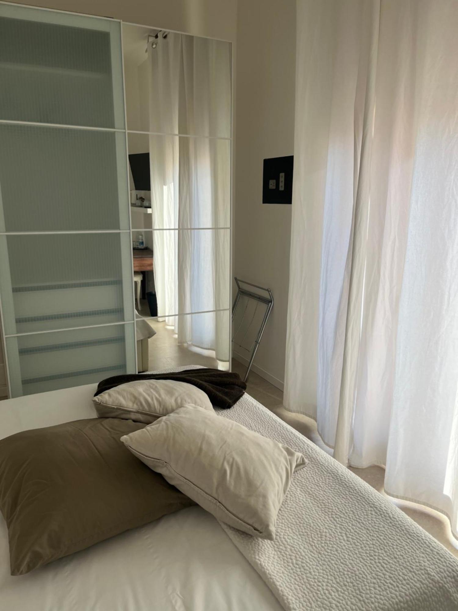 Fleur Blanche Bed & Breakfast เวโรนา ภายนอก รูปภาพ