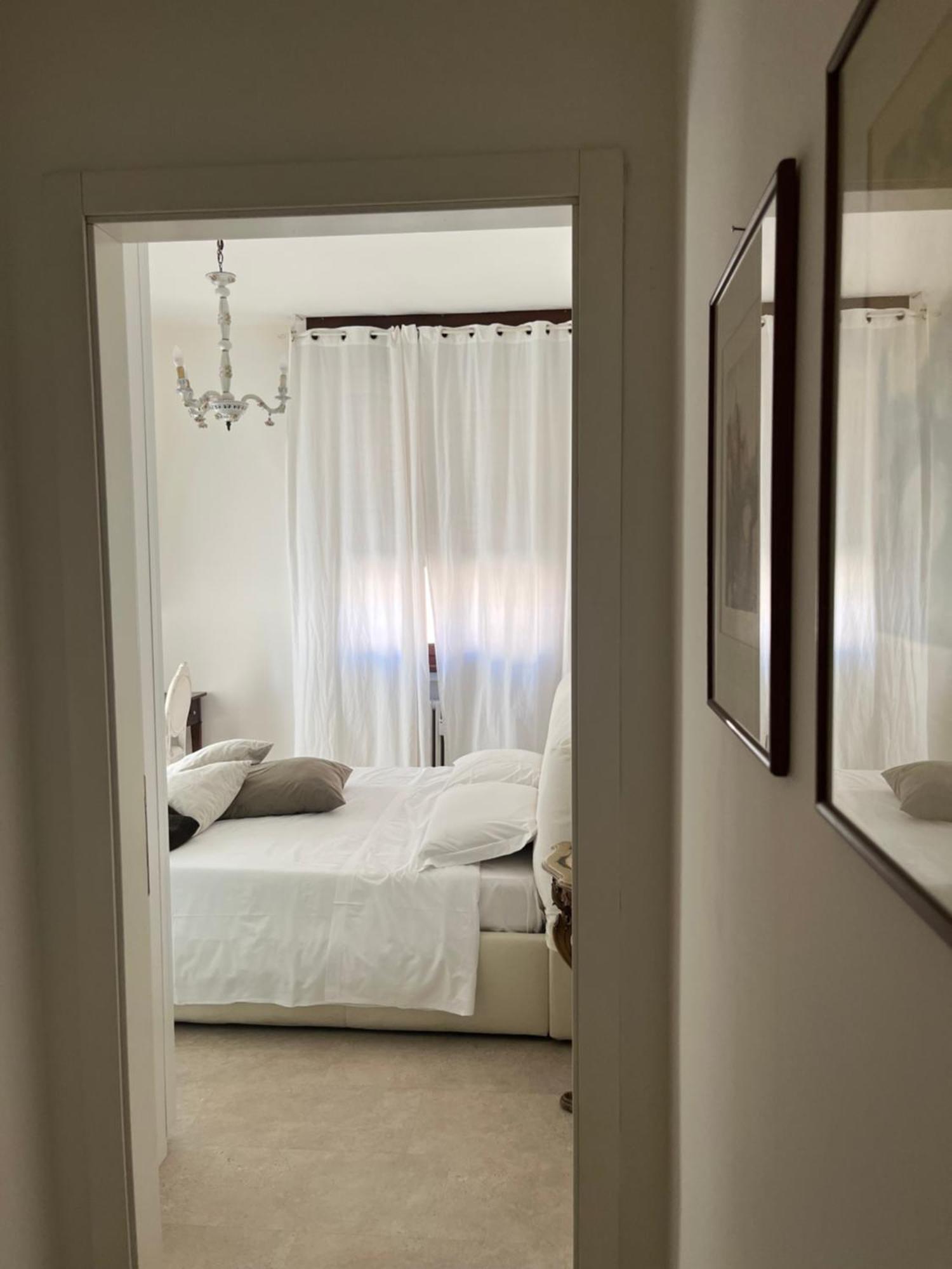 Fleur Blanche Bed & Breakfast เวโรนา ภายนอก รูปภาพ