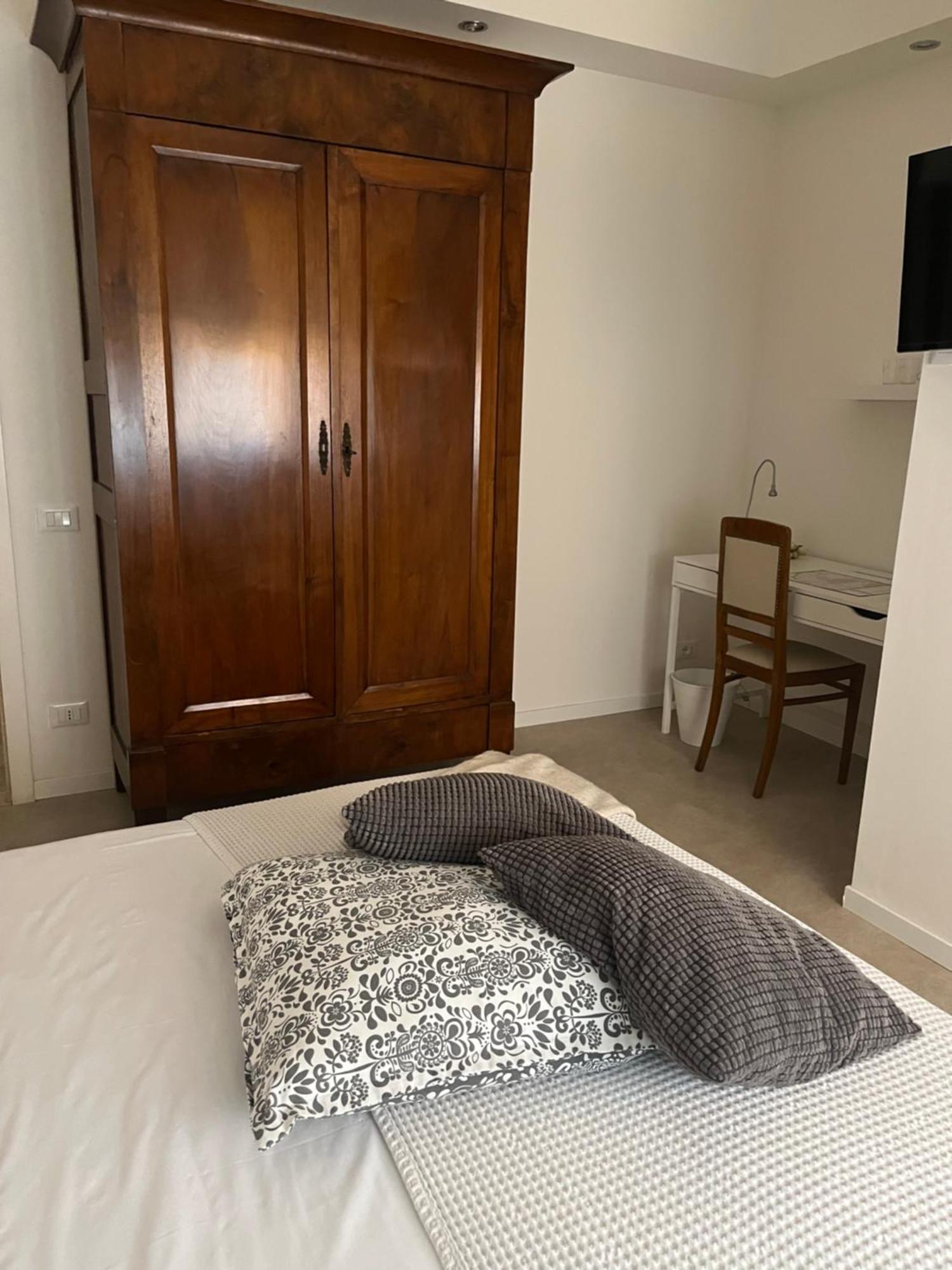Fleur Blanche Bed & Breakfast เวโรนา ภายนอก รูปภาพ